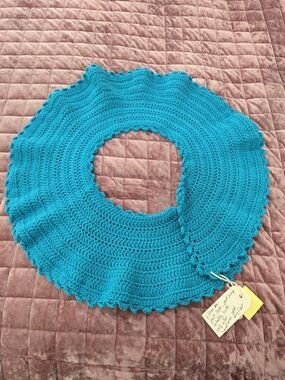 Women’s Crochet Circle Scarf in Teal